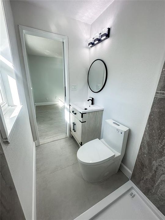 For Sale: $325,000 (5 beds, 2 baths, 1520 Square Feet)