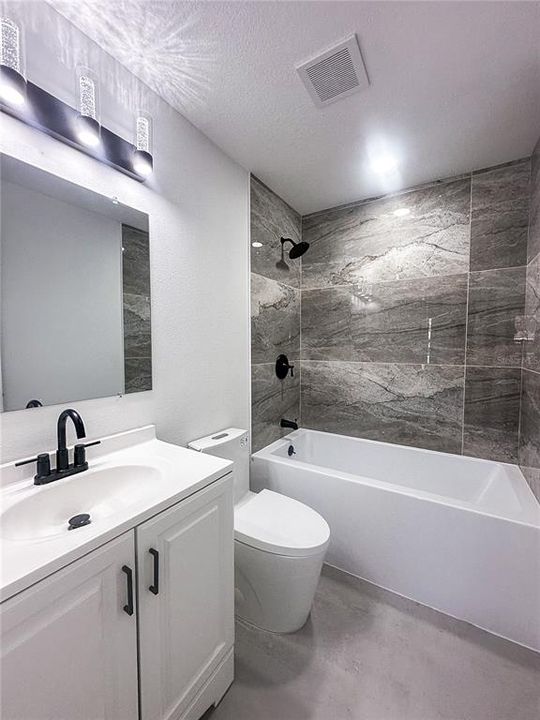 For Sale: $325,000 (5 beds, 2 baths, 1520 Square Feet)