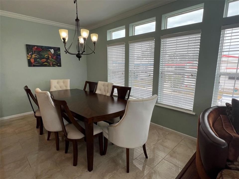 待售: $299,000 (3 贝兹, 2 浴室, 2115 平方英尺)