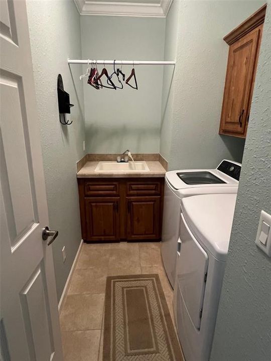 待售: $299,000 (3 贝兹, 2 浴室, 2115 平方英尺)