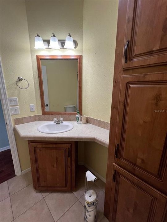 待售: $299,000 (3 贝兹, 2 浴室, 2115 平方英尺)