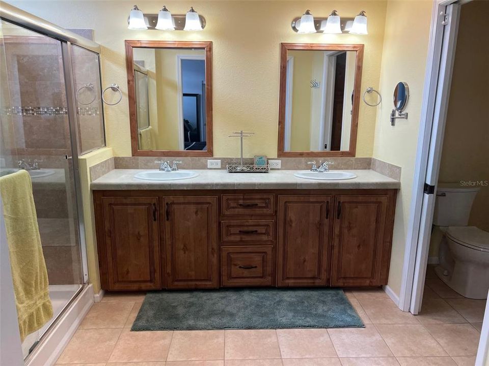 待售: $299,000 (3 贝兹, 2 浴室, 2115 平方英尺)