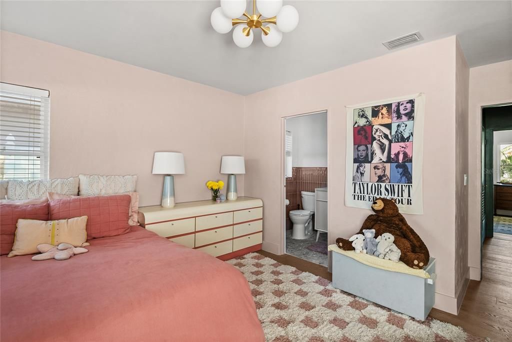 For Sale: $785,000 (3 beds, 2 baths, 1826 Square Feet)