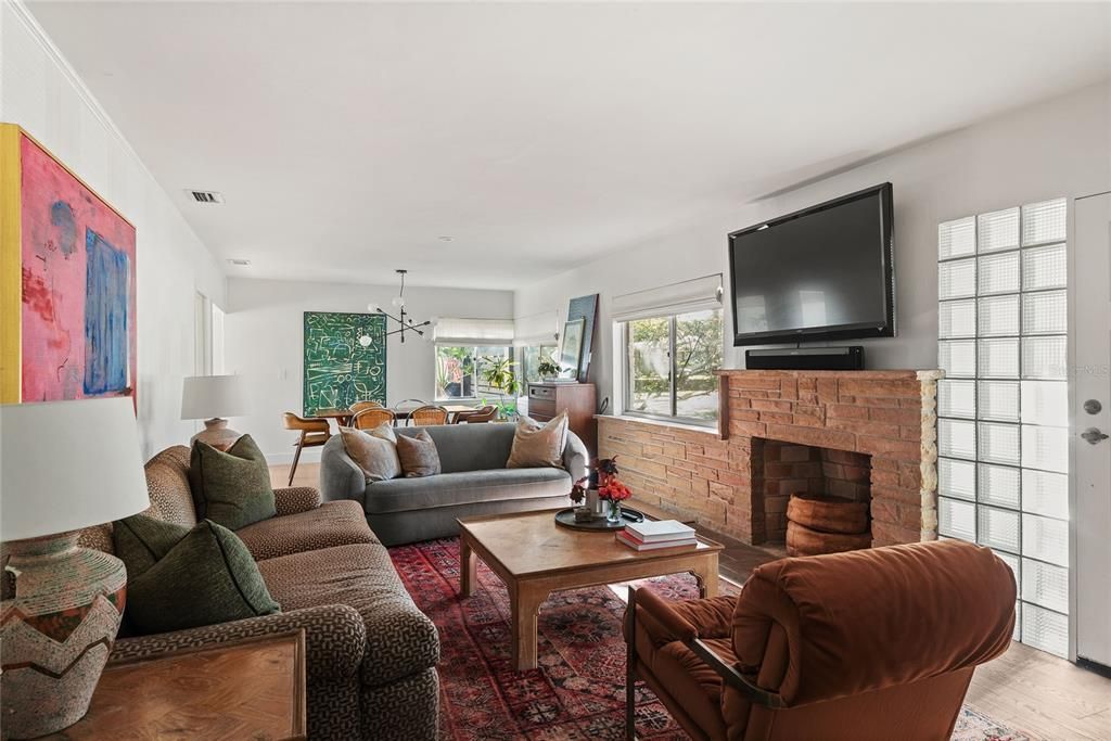 For Sale: $785,000 (3 beds, 2 baths, 1826 Square Feet)