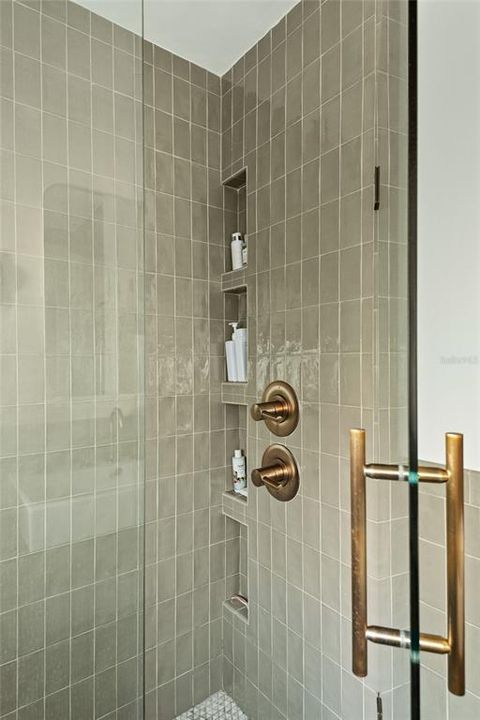 For Sale: $785,000 (3 beds, 2 baths, 1826 Square Feet)