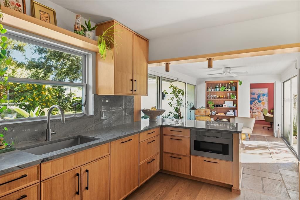 For Sale: $785,000 (3 beds, 2 baths, 1826 Square Feet)