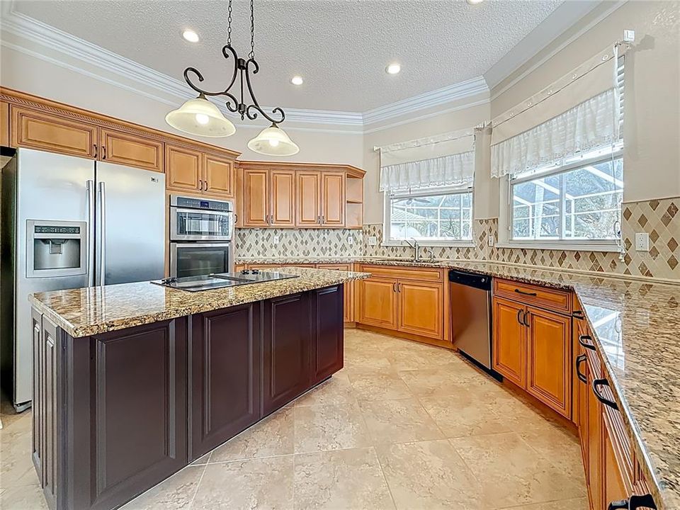 For Sale: $949,000 (4 beds, 3 baths, 2814 Square Feet)