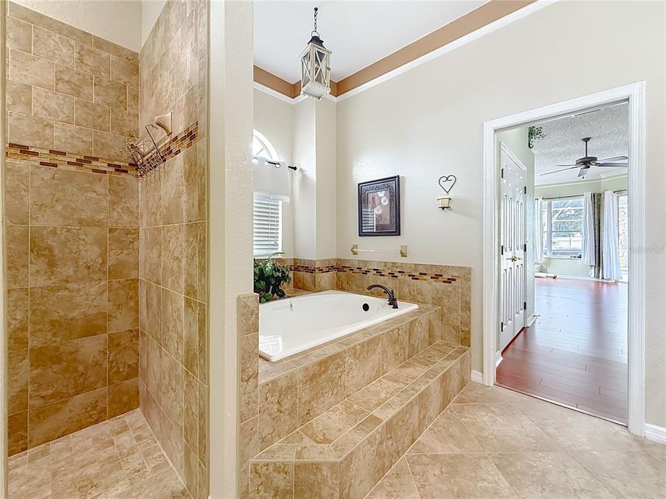 For Sale: $949,000 (4 beds, 3 baths, 2814 Square Feet)