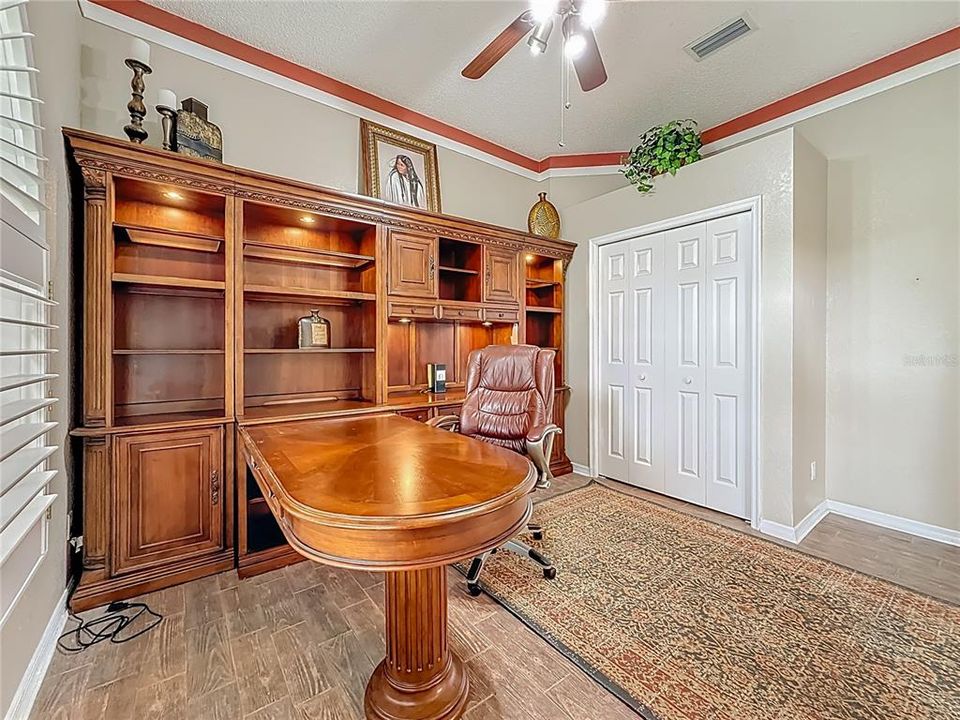 For Sale: $949,000 (4 beds, 3 baths, 2814 Square Feet)