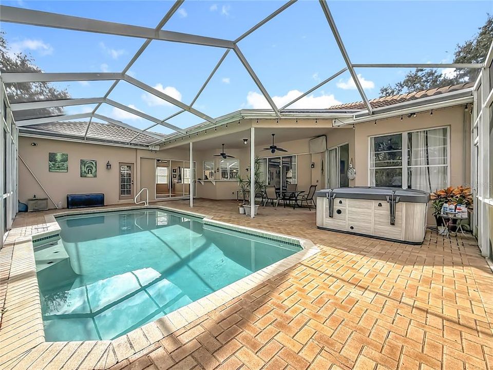 For Sale: $949,000 (4 beds, 3 baths, 2814 Square Feet)