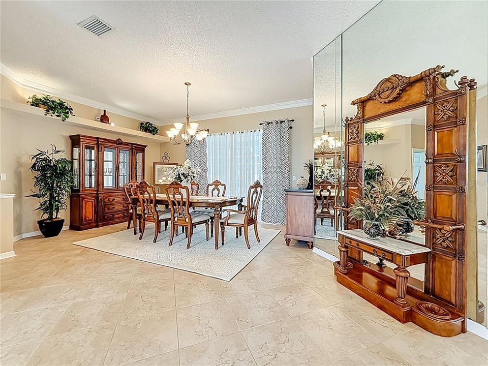 For Sale: $949,000 (4 beds, 3 baths, 2814 Square Feet)