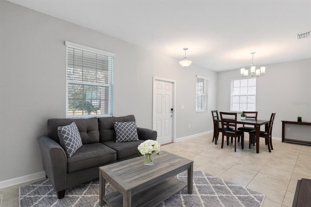 待售: $408,000 (3 贝兹, 2 浴室, 1717 平方英尺)