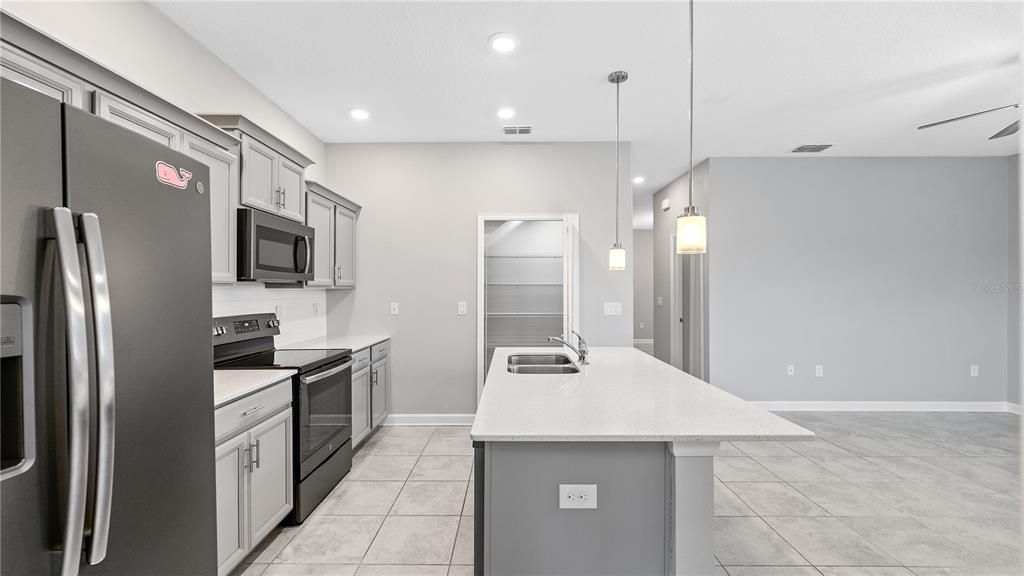 待售: $408,000 (3 贝兹, 2 浴室, 1717 平方英尺)