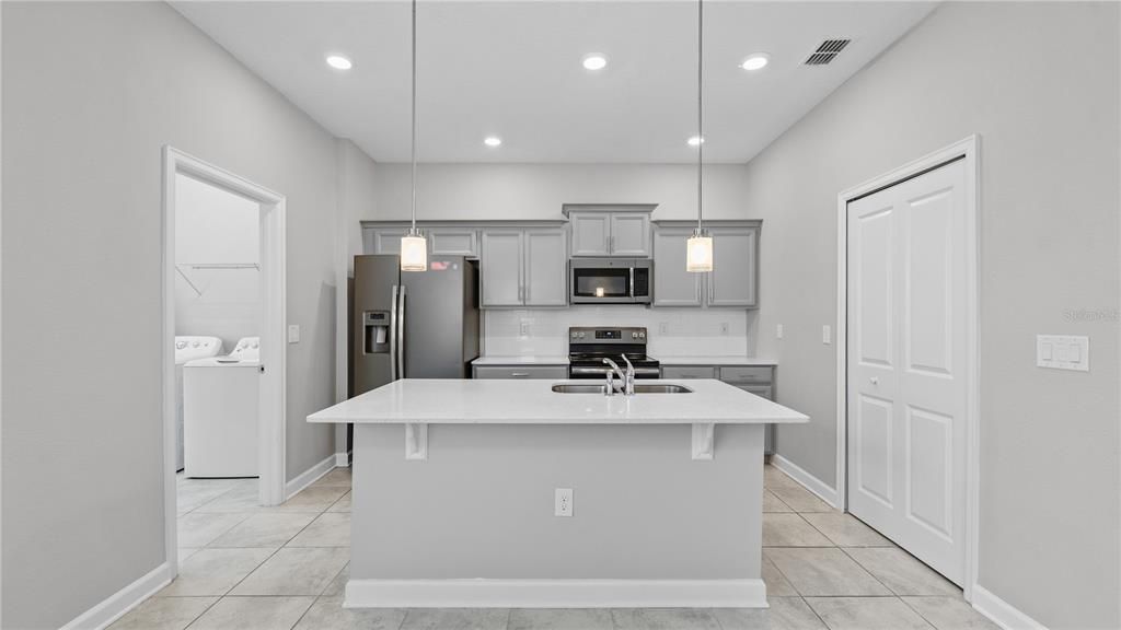 待售: $408,000 (3 贝兹, 2 浴室, 1717 平方英尺)