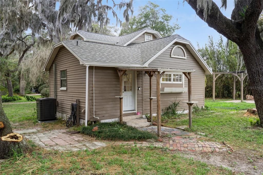 待售: $299,000 (2 贝兹, 2 浴室, 1516 平方英尺)