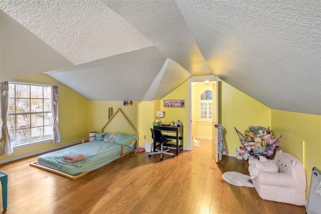 待售: $299,000 (2 贝兹, 2 浴室, 1516 平方英尺)