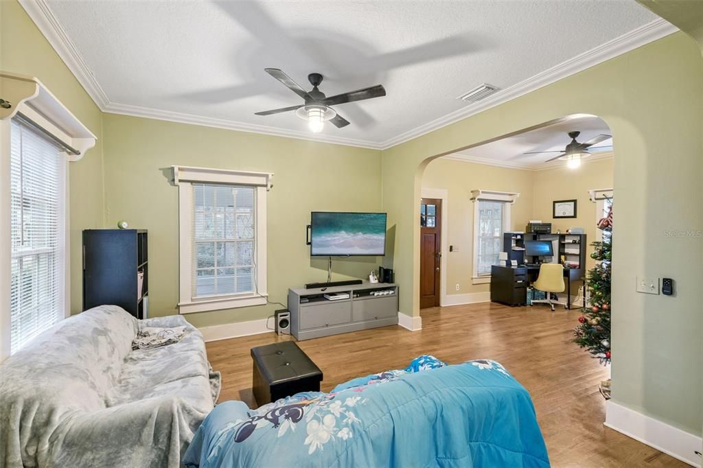 待售: $299,000 (2 贝兹, 2 浴室, 1516 平方英尺)