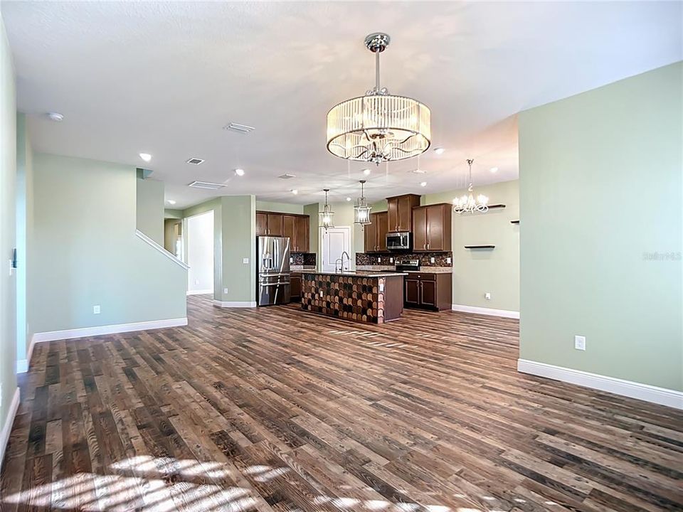 En Venta: $455,000 (3 camas, 3 baños, 2384 Pies cuadrados)