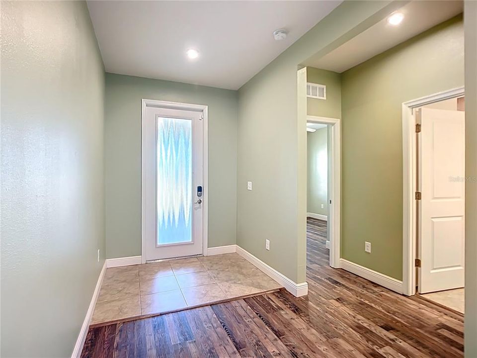 En Venta: $455,000 (3 camas, 3 baños, 2384 Pies cuadrados)