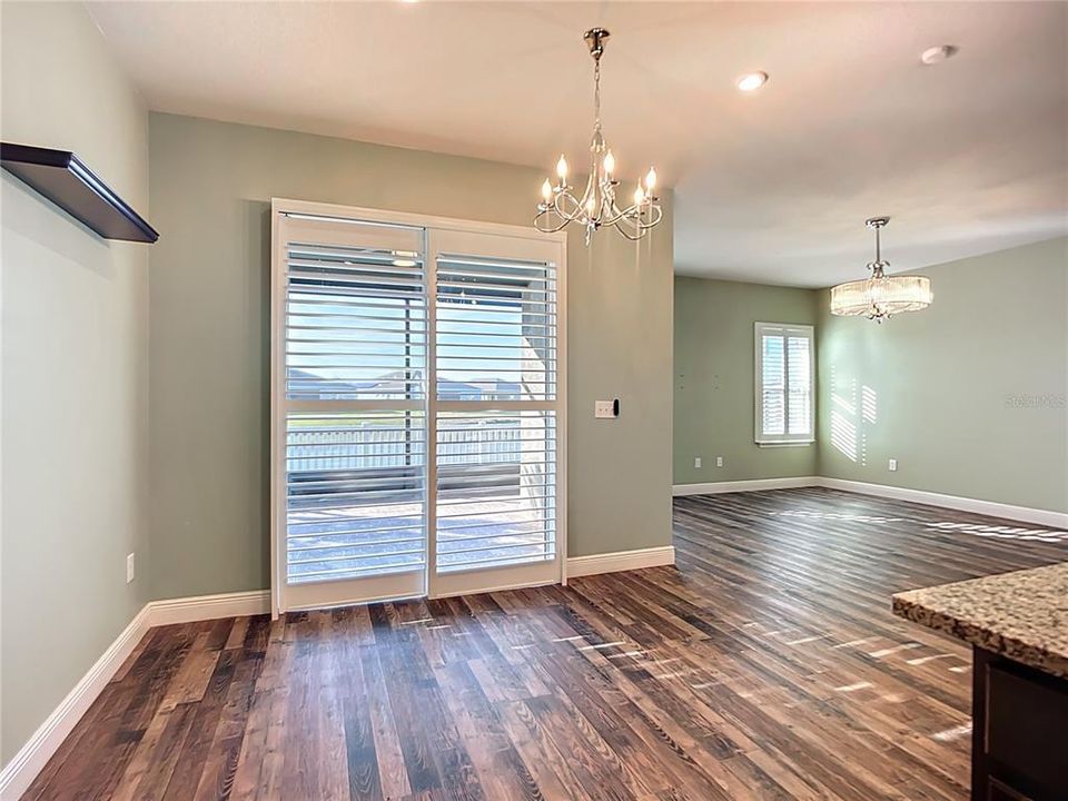 En Venta: $455,000 (3 camas, 3 baños, 2384 Pies cuadrados)