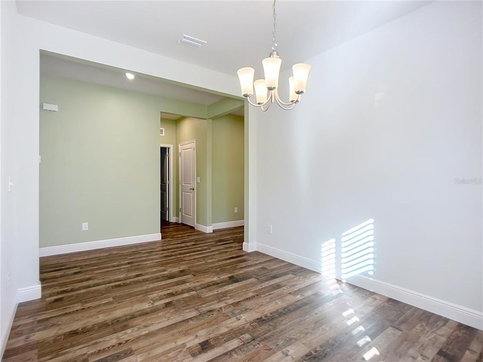 En Venta: $455,000 (3 camas, 3 baños, 2384 Pies cuadrados)