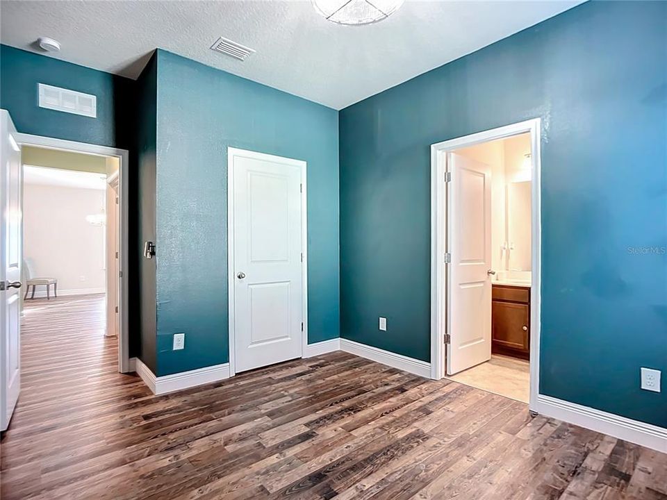 En Venta: $455,000 (3 camas, 3 baños, 2384 Pies cuadrados)