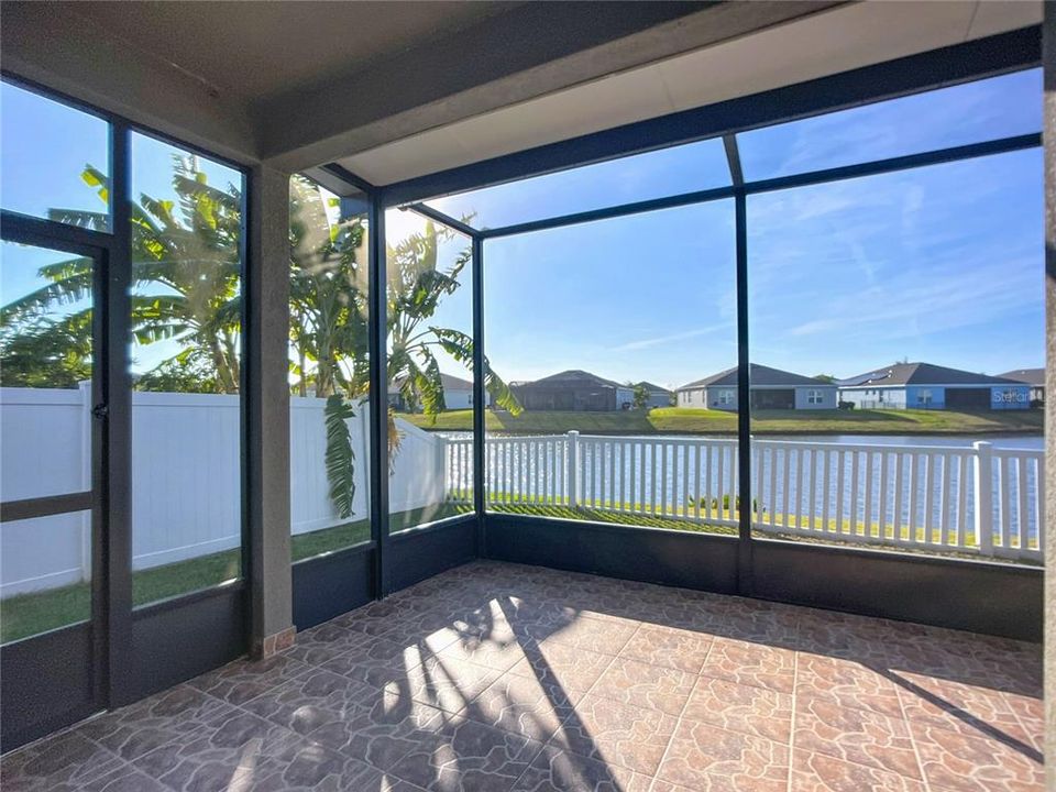 En Venta: $455,000 (3 camas, 3 baños, 2384 Pies cuadrados)