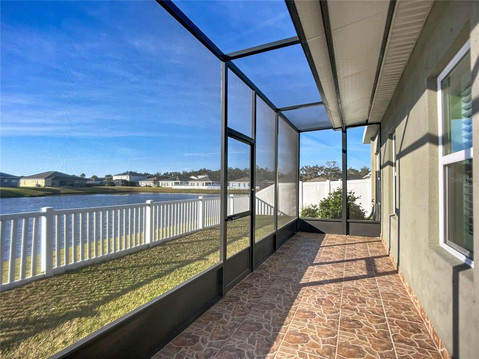 En Venta: $455,000 (3 camas, 3 baños, 2384 Pies cuadrados)