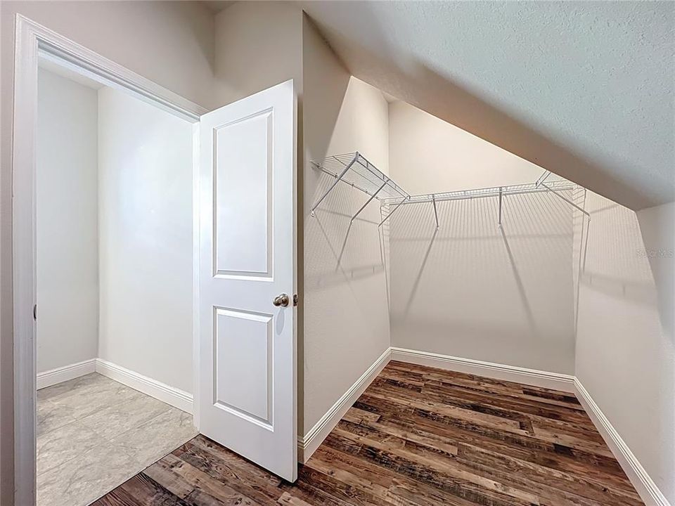 En Venta: $455,000 (3 camas, 3 baños, 2384 Pies cuadrados)