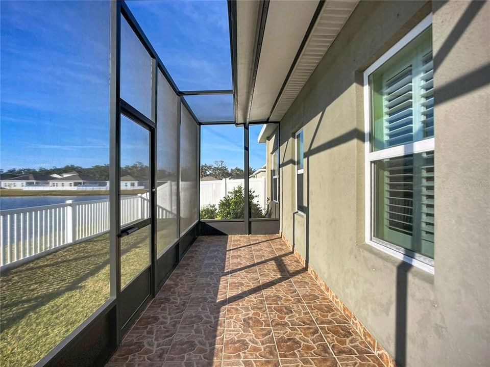 En Venta: $455,000 (3 camas, 3 baños, 2384 Pies cuadrados)