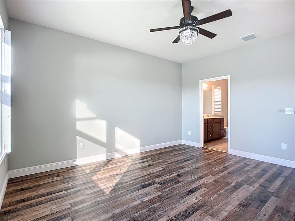 En Venta: $455,000 (3 camas, 3 baños, 2384 Pies cuadrados)