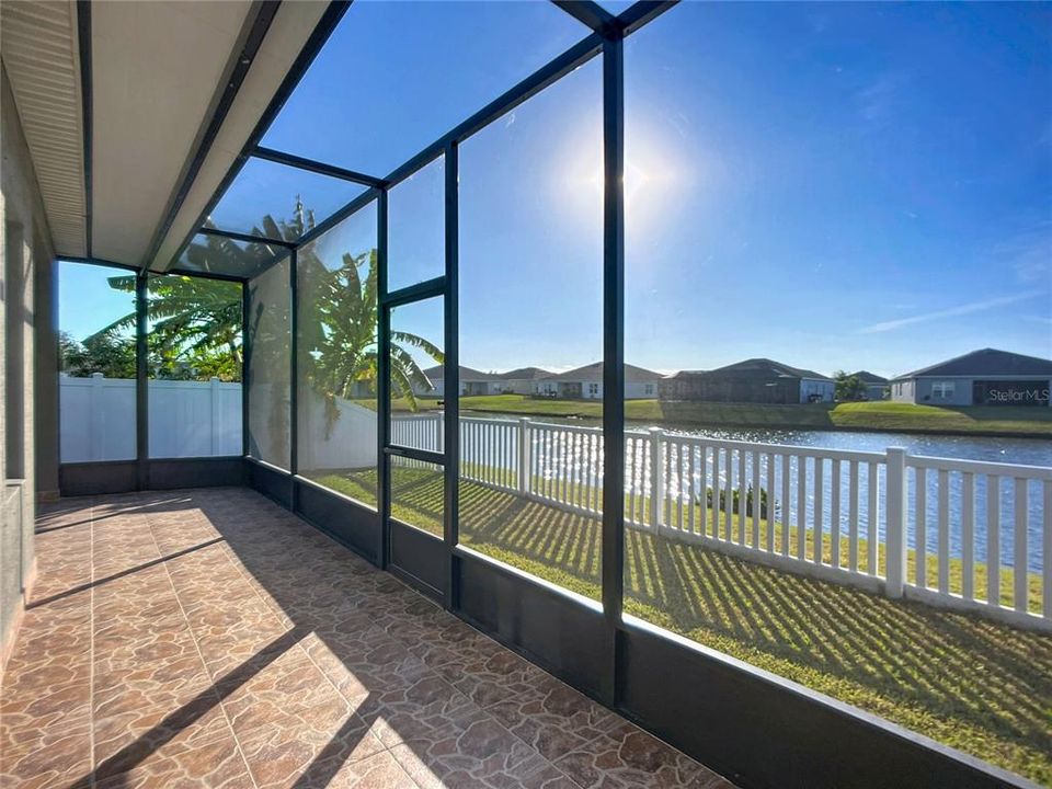 En Venta: $455,000 (3 camas, 3 baños, 2384 Pies cuadrados)