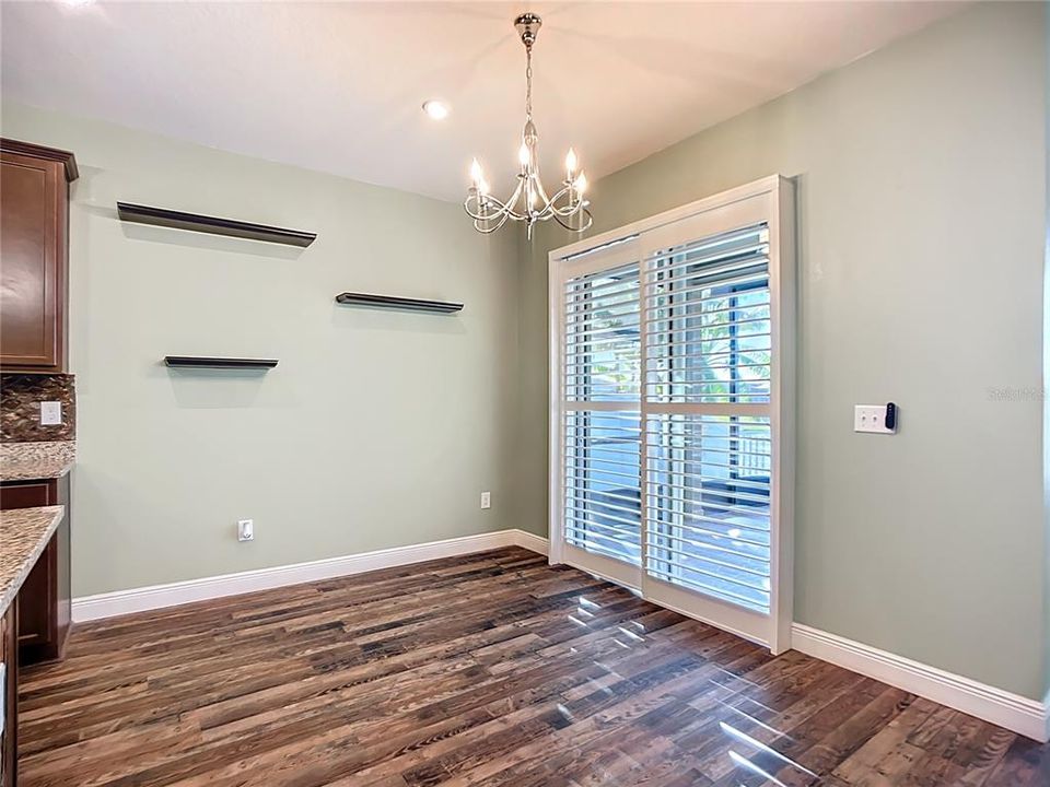 En Venta: $455,000 (3 camas, 3 baños, 2384 Pies cuadrados)