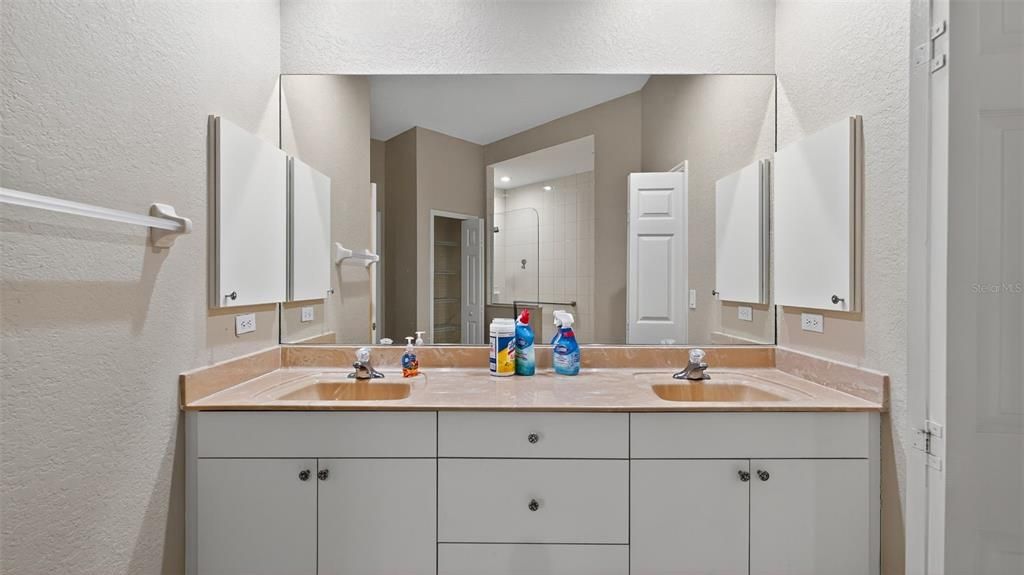 待售: $234,900 (3 贝兹, 2 浴室, 1883 平方英尺)