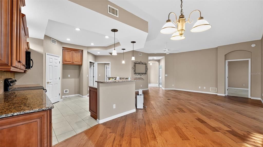 待售: $234,900 (3 贝兹, 2 浴室, 1883 平方英尺)