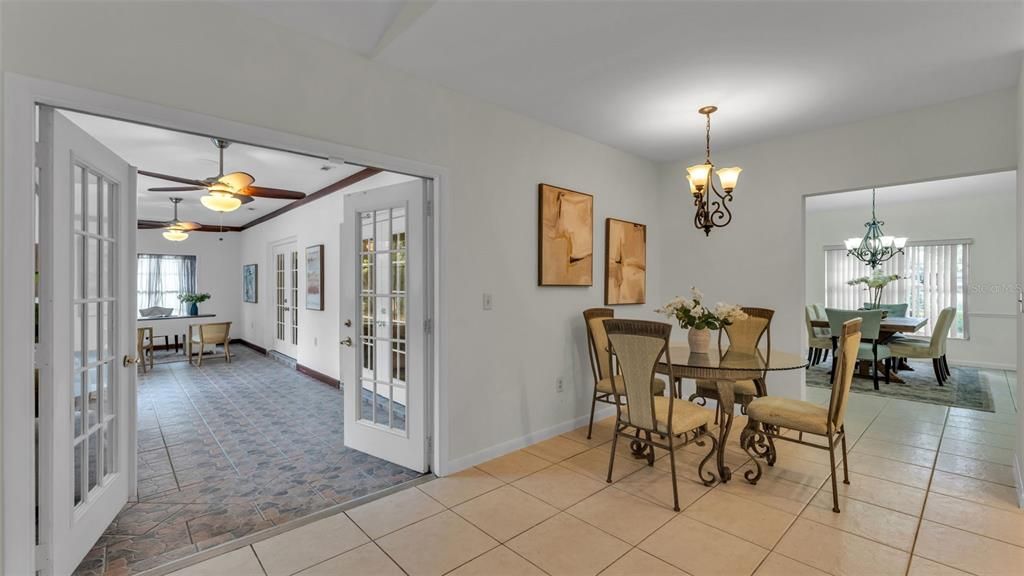 待售: $469,000 (4 贝兹, 2 浴室, 2336 平方英尺)