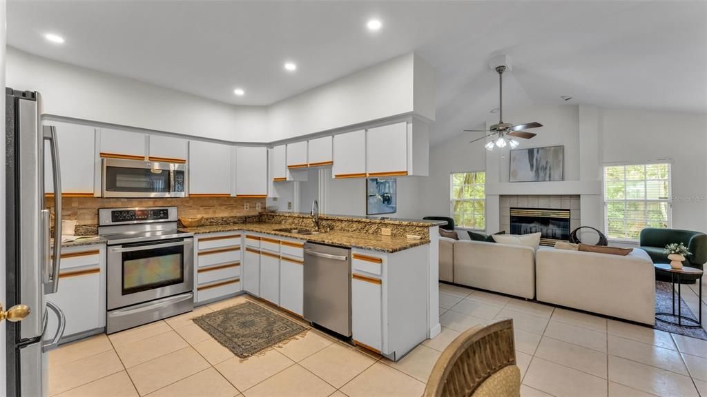 待售: $469,000 (4 贝兹, 2 浴室, 2336 平方英尺)