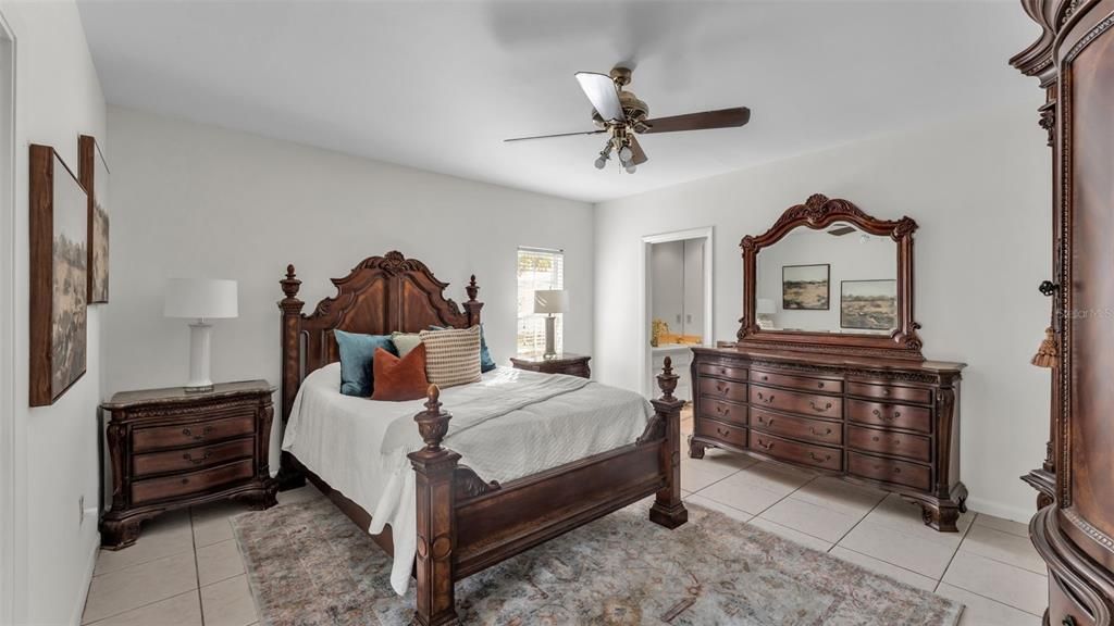 待售: $469,000 (4 贝兹, 2 浴室, 2336 平方英尺)