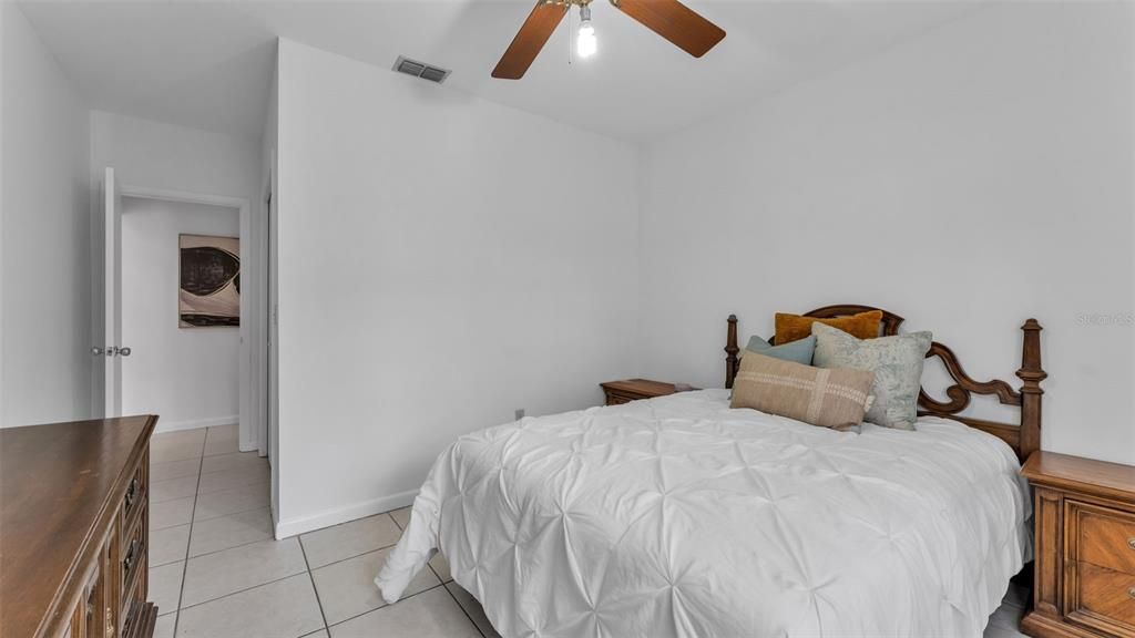 待售: $469,000 (4 贝兹, 2 浴室, 2336 平方英尺)