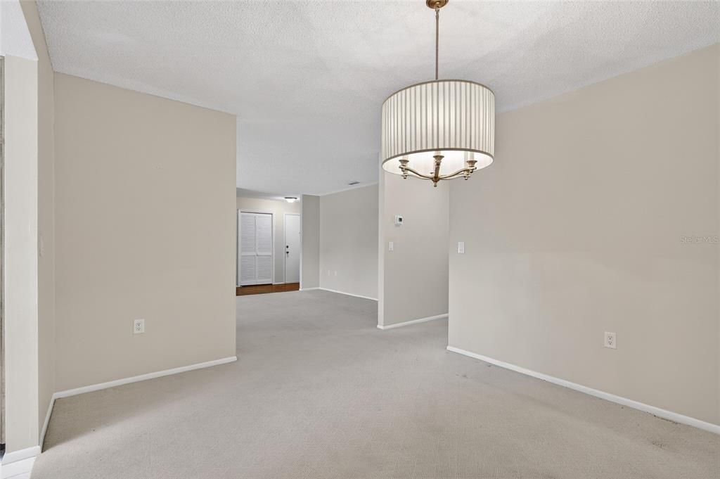 待售: $238,500 (3 贝兹, 2 浴室, 1292 平方英尺)