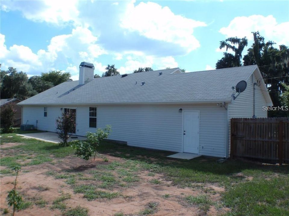 For Rent: $2,200 (4 beds, 2 baths, 1700 Square Feet)