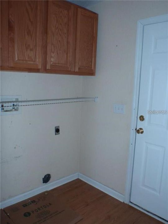 For Rent: $2,200 (4 beds, 2 baths, 1700 Square Feet)