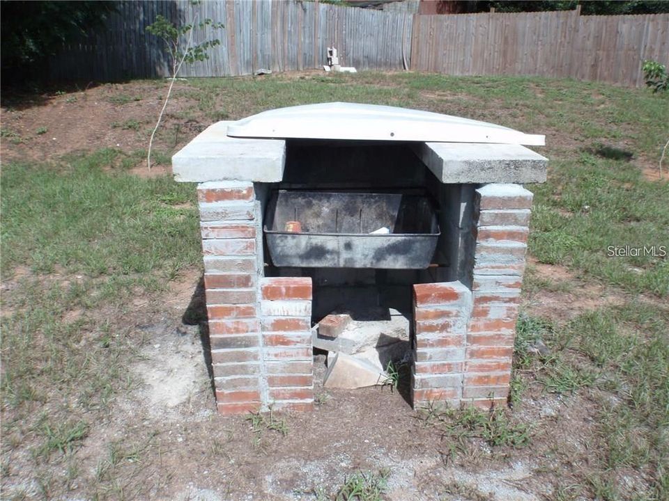 For Rent: $2,200 (4 beds, 2 baths, 1700 Square Feet)