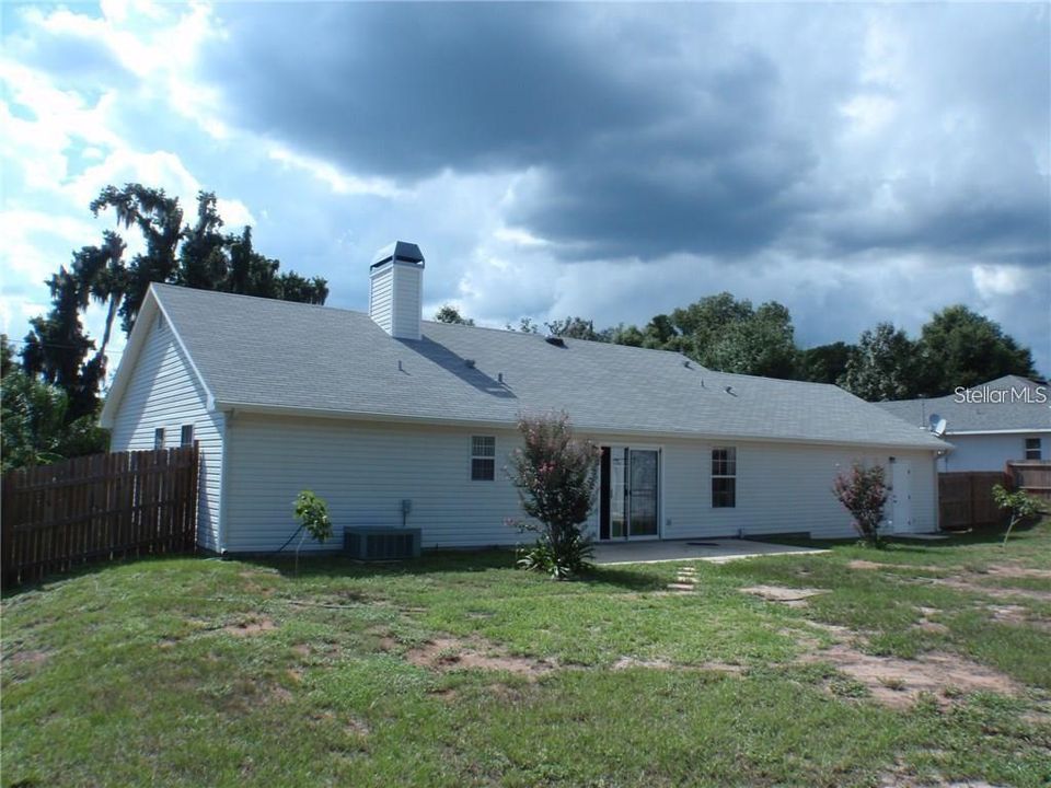 For Rent: $2,200 (4 beds, 2 baths, 1700 Square Feet)