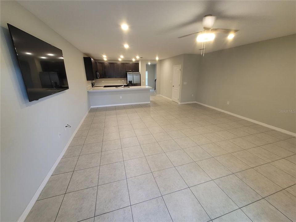 For Rent: $1,850 (3 beds, 2 baths, 1762 Square Feet)