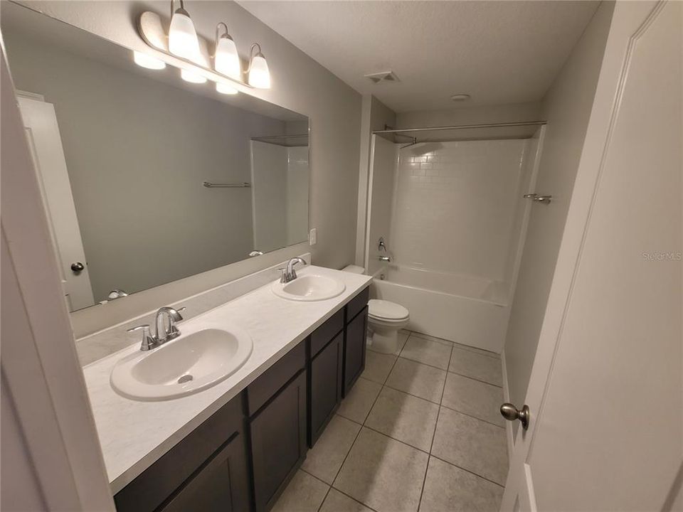 For Rent: $1,850 (3 beds, 2 baths, 1762 Square Feet)