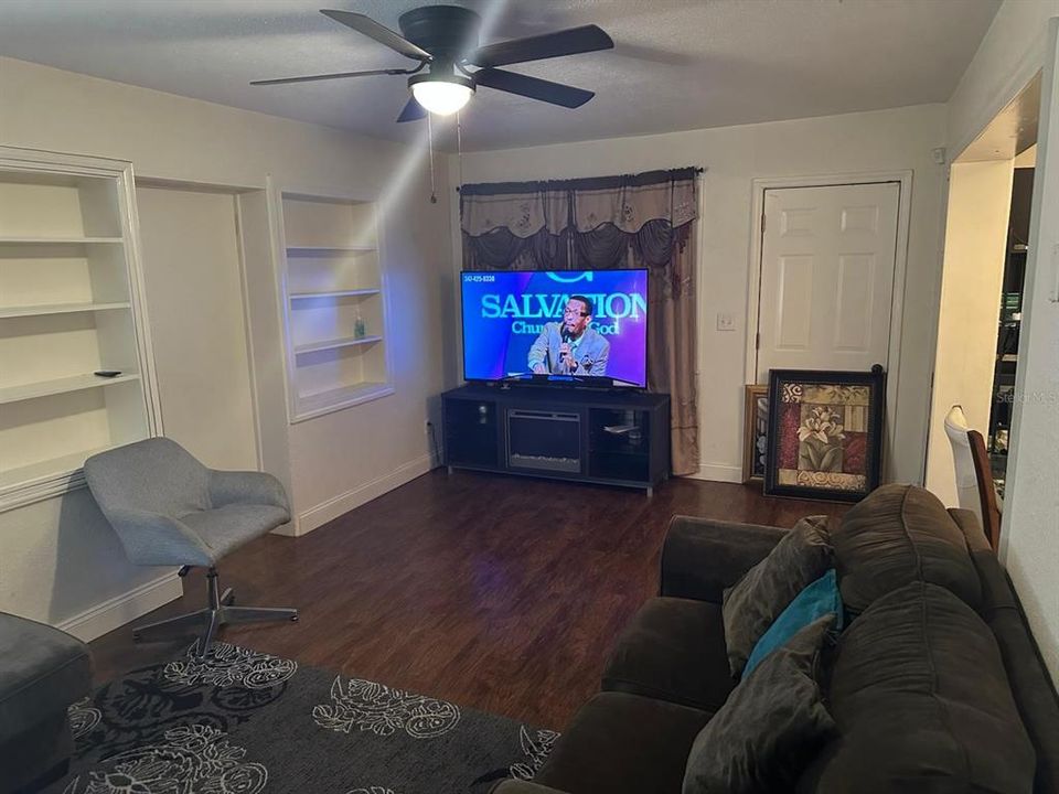 En Venta: $290,000 (3 camas, 2 baños, 1460 Pies cuadrados)