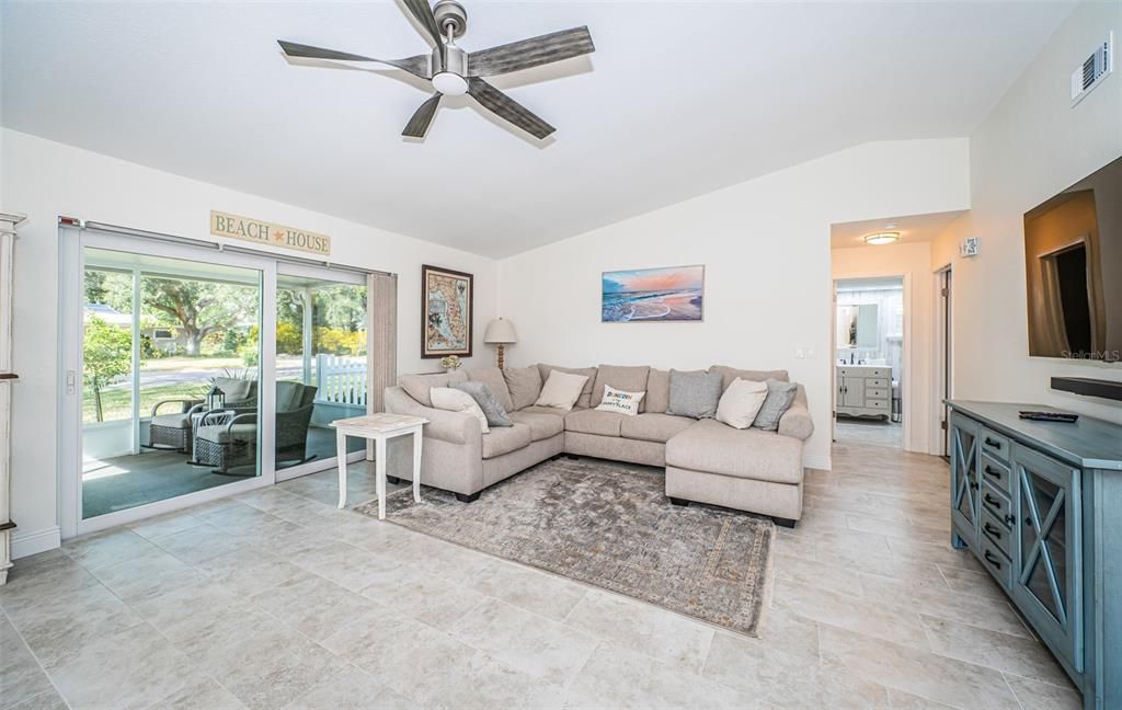 For Rent: $3,200 (2 beds, 2 baths, 1116 Square Feet)