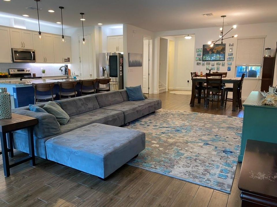 For Rent: $2,850 (3 beds, 2 baths, 2339 Square Feet)