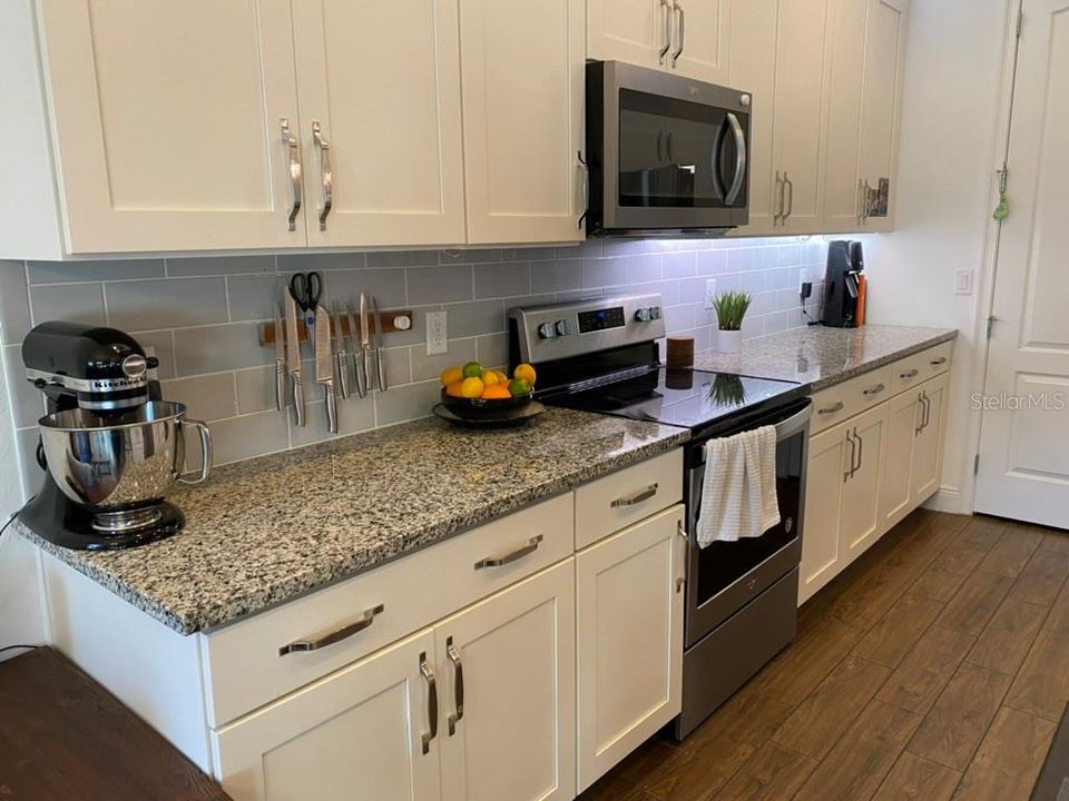 For Rent: $2,850 (3 beds, 2 baths, 2339 Square Feet)